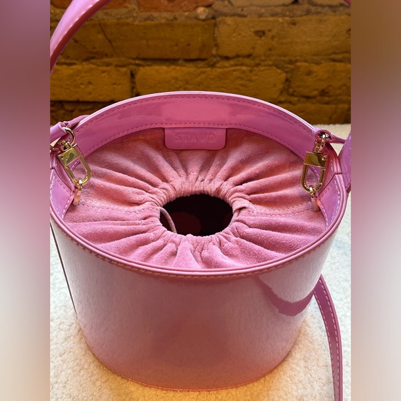 STAUD patent leather Bisset bucket bag - Picture 2 of 7